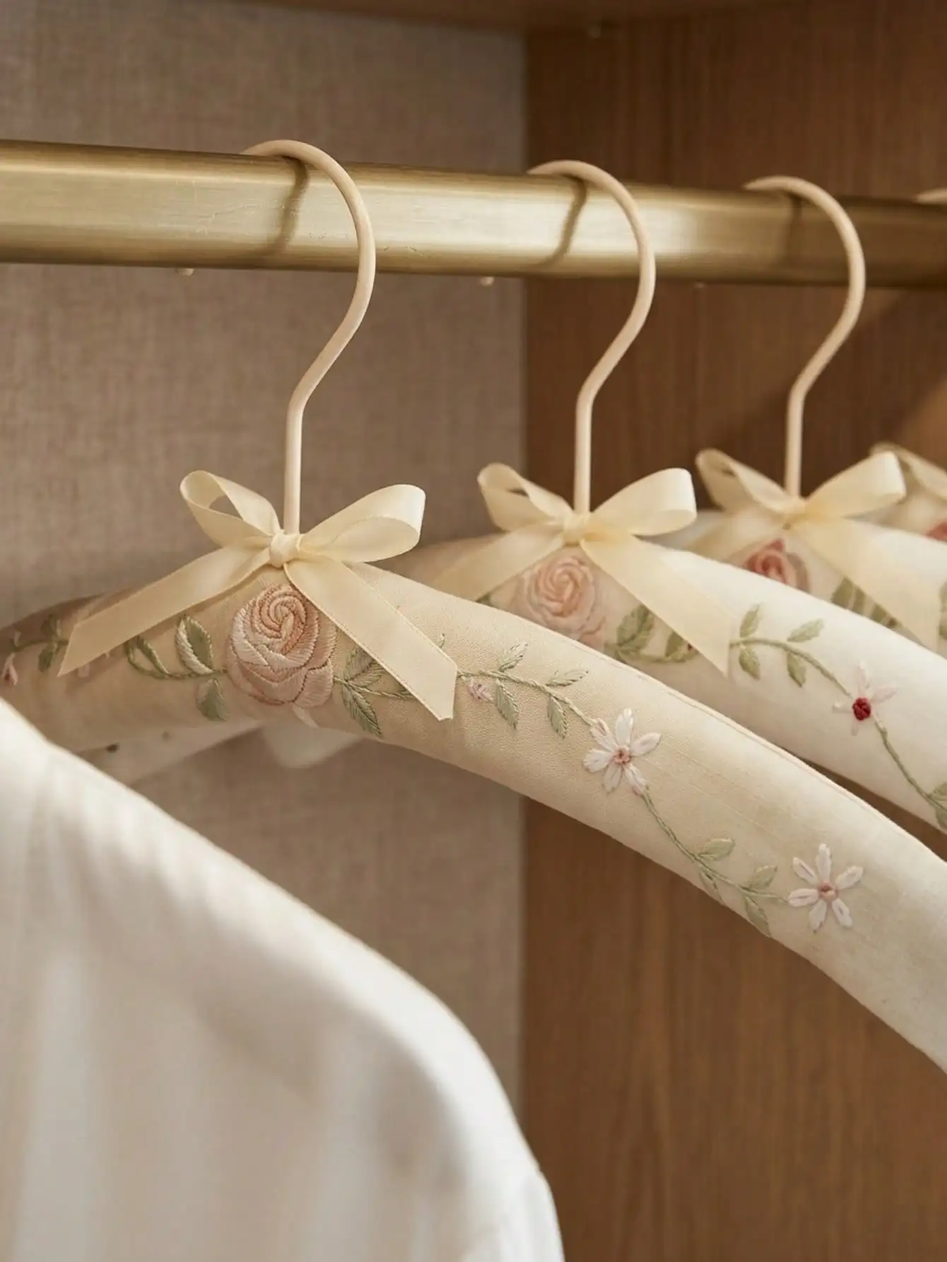 Embroidery-Covered Hanging Rac - Ribbon Bow Gift ulasan dan harga