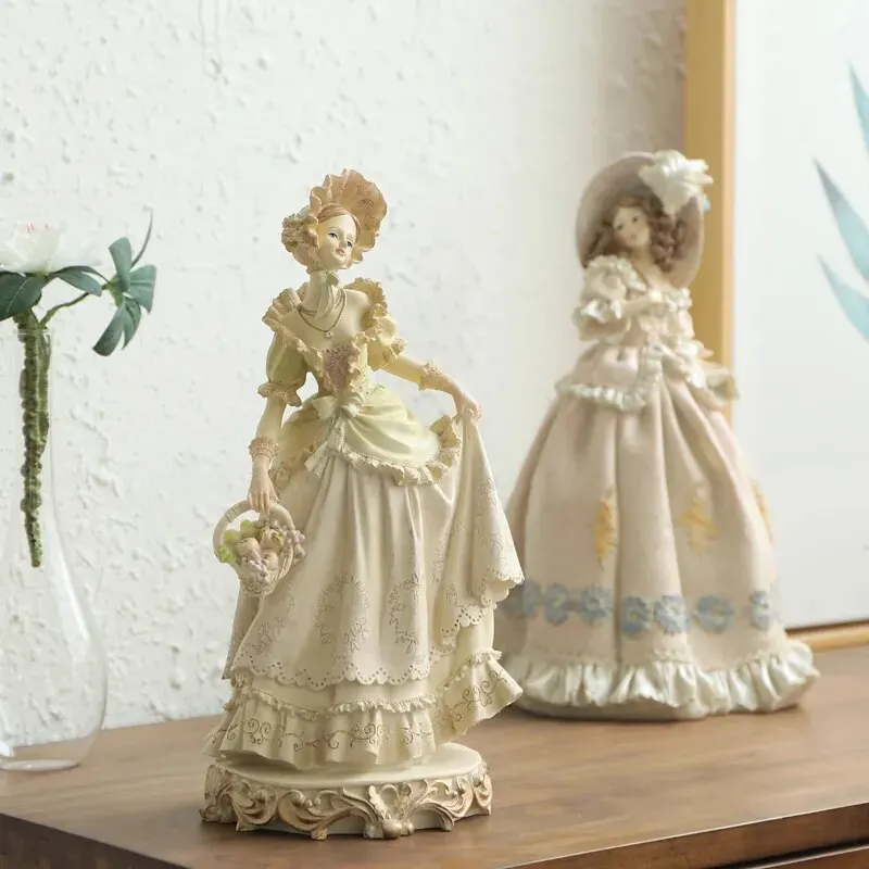 European Victorian Girl Beauty - Nutcracker Figurine ulasan dan harga
